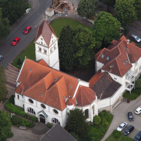 Erl?ouml;serkirche in Bad Honnef am Mittelrhein - Luftaufnahme