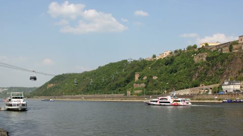 Koblenzer Seilbahn ?uuml;ber den Rhein mit Festung Ehrenbreitstein am Mittelrhein