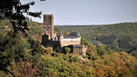 Sauerburg nahe Kaub am Mittelrhein